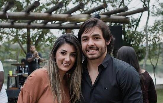 国足核心高拉特像面筋哥妻子像杨幂结婚10周年纪念日晒美照