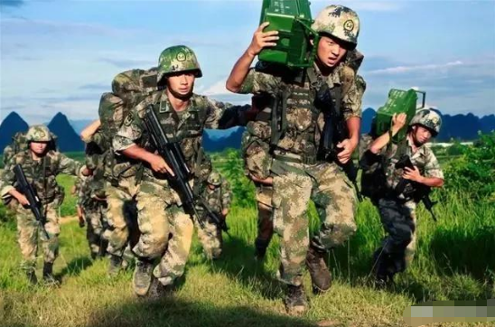 专家做出精彩回答:都是土豪|信息化|陆军|解放军_新浪新闻