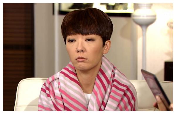 有网友质疑郭少芸,"为什么要跑出去,又不上班?"不能呆在家里吗?