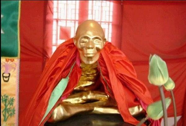 中国十大神奇的肉身菩萨个个佛法高深莫测百年练就不腐真身