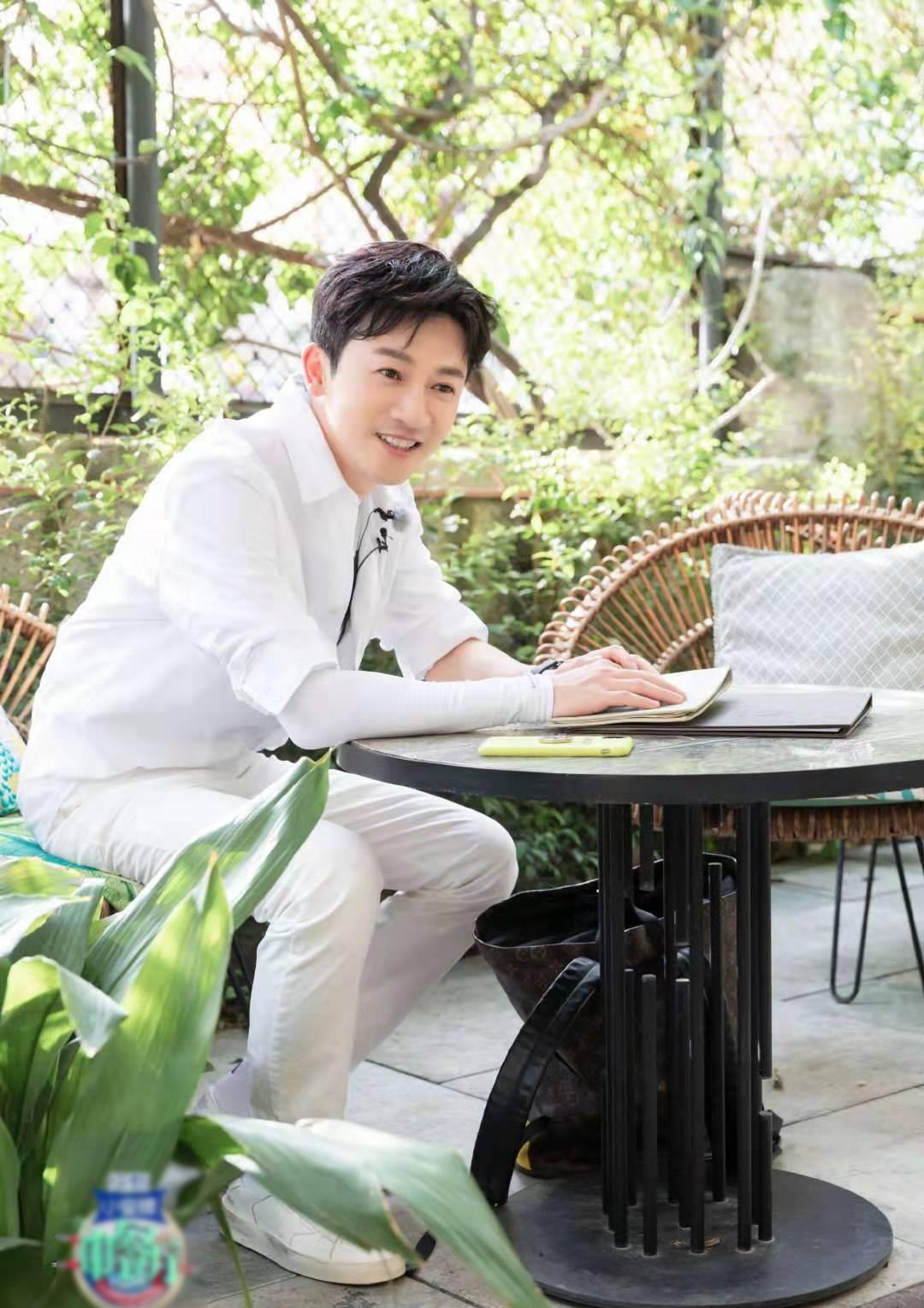 苏有朋重回《中餐厅》,换五套造型,帅出新高度!