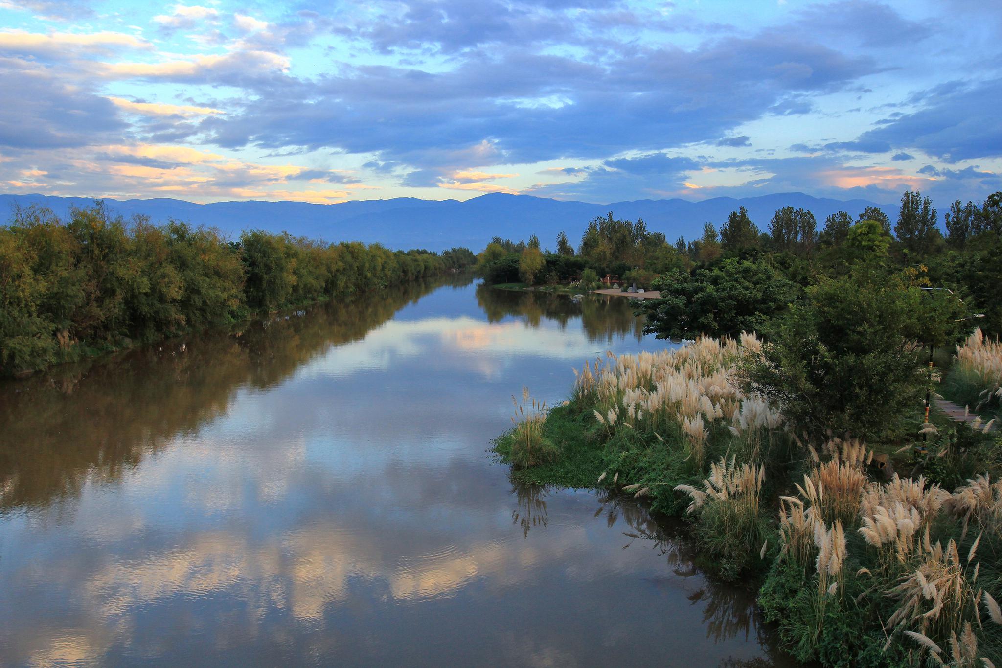 西昌邛海湿地公园:山水胜景,美好怡人