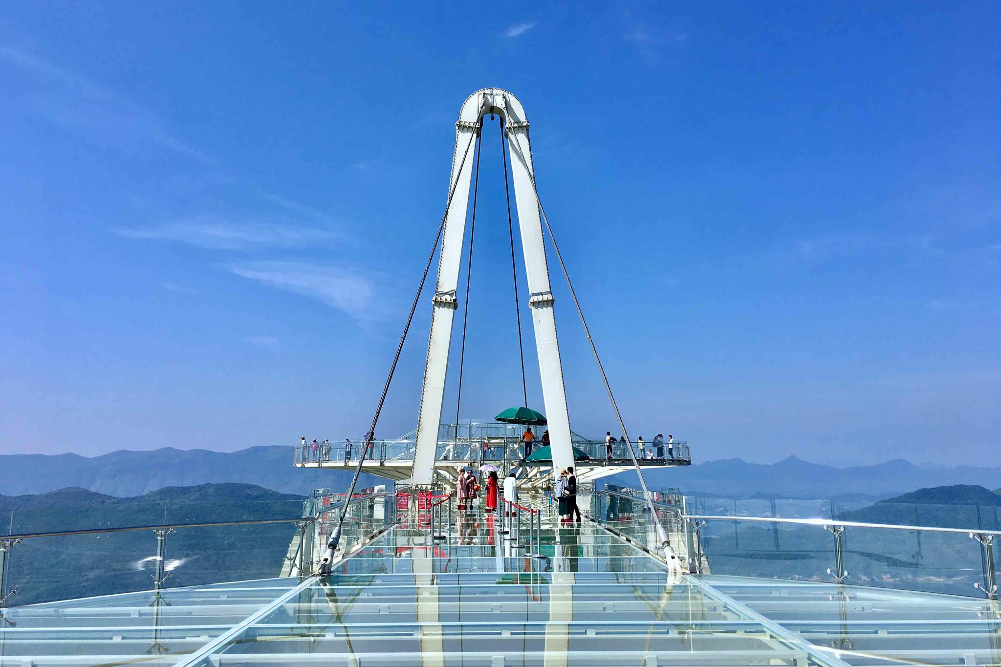 世界最大的玻璃底观景平台【湖北黄石 阳新王英镇仙岛湖景区】