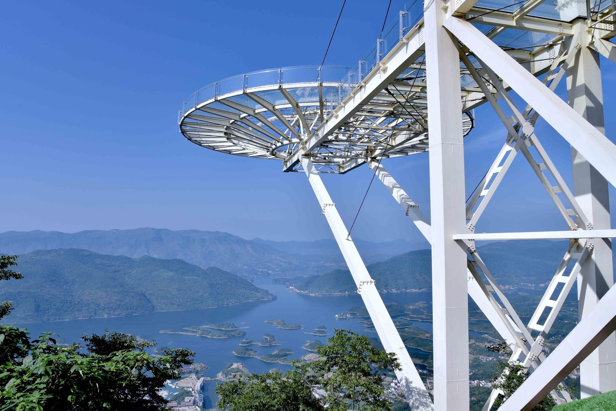 世界最大的玻璃底观景平台湖北黄石阳新王英镇仙岛湖景区