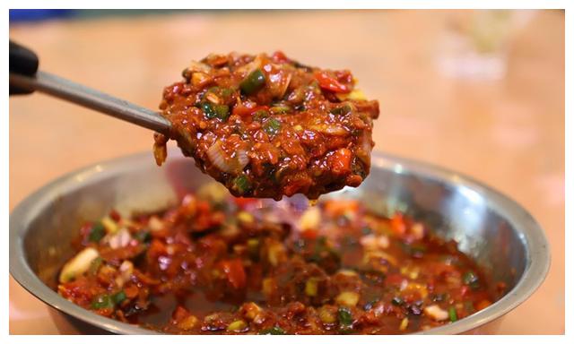 大厨教你炸黄豆酱,原料很关键,制作简单又开胃,没食欲就吃它