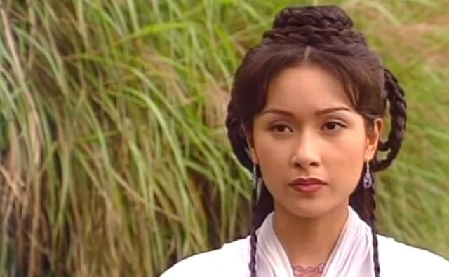 她是魔教圣女,却爱上了少林主持,最后生下了女儿聂小凤,最后被武林