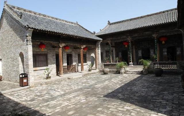 农村俗语"有钱不住东厢房",无钱不与娘家忙",道尽了人情世故