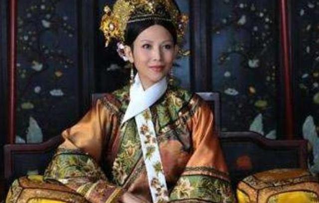 甄嬛传:为啥妹妹宜修先嫁给雍正,姐姐纯元还待字闺中,好计谋|雍正|皇后|甄嬛_新浪新闻