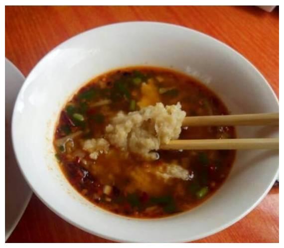 盂县美食～白面糊糊,蘸上辣椒那是一绝