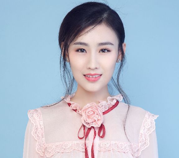 王婉中与莫兰迪色系,最温柔婉约,太美了!