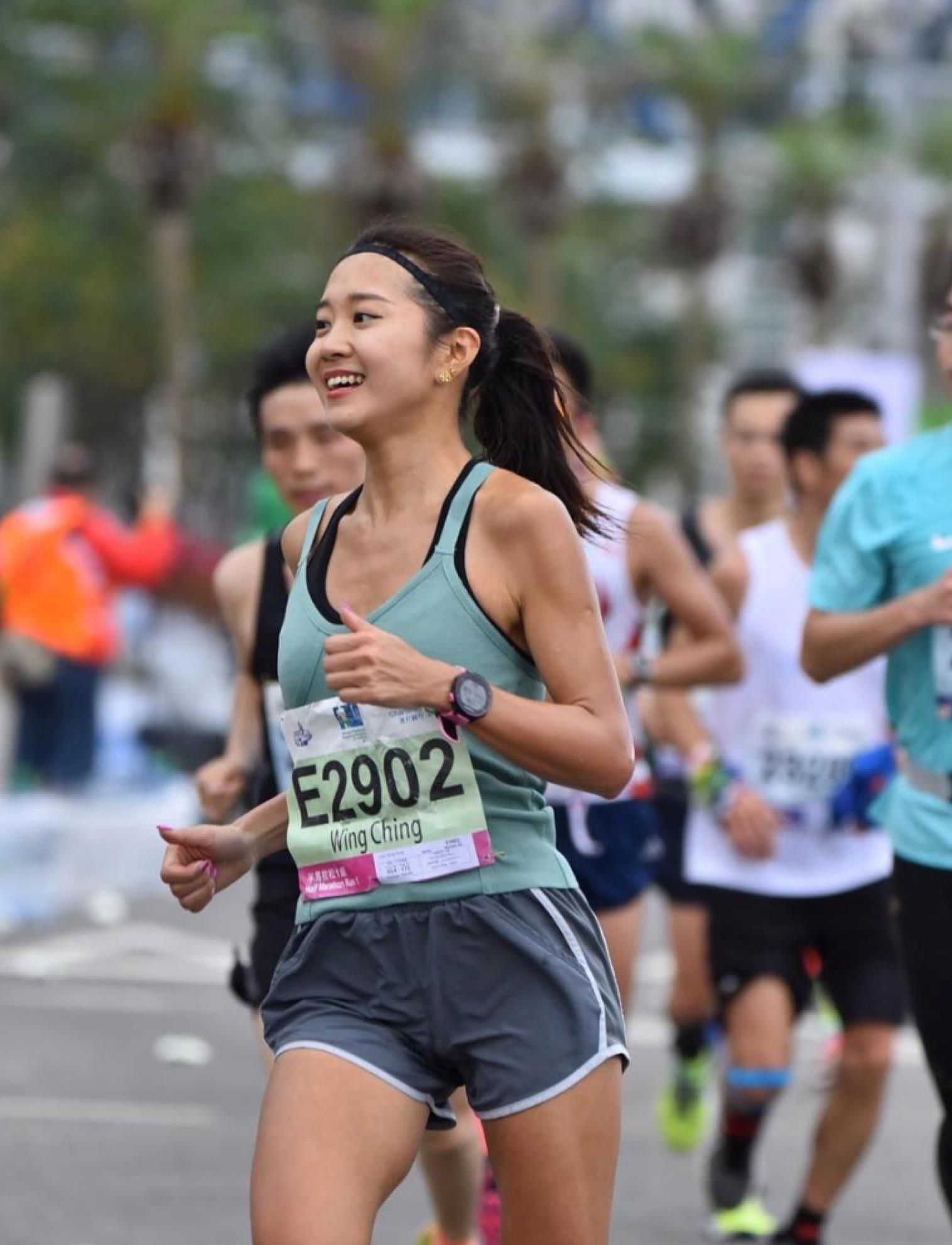 香港马拉松女选手的颜值逆天了不比当红女明星差美女如云