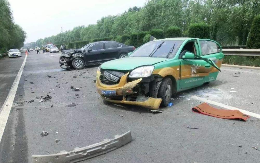 高速上令人恶心的"怪象",现已开始整治,车主:大快人心!