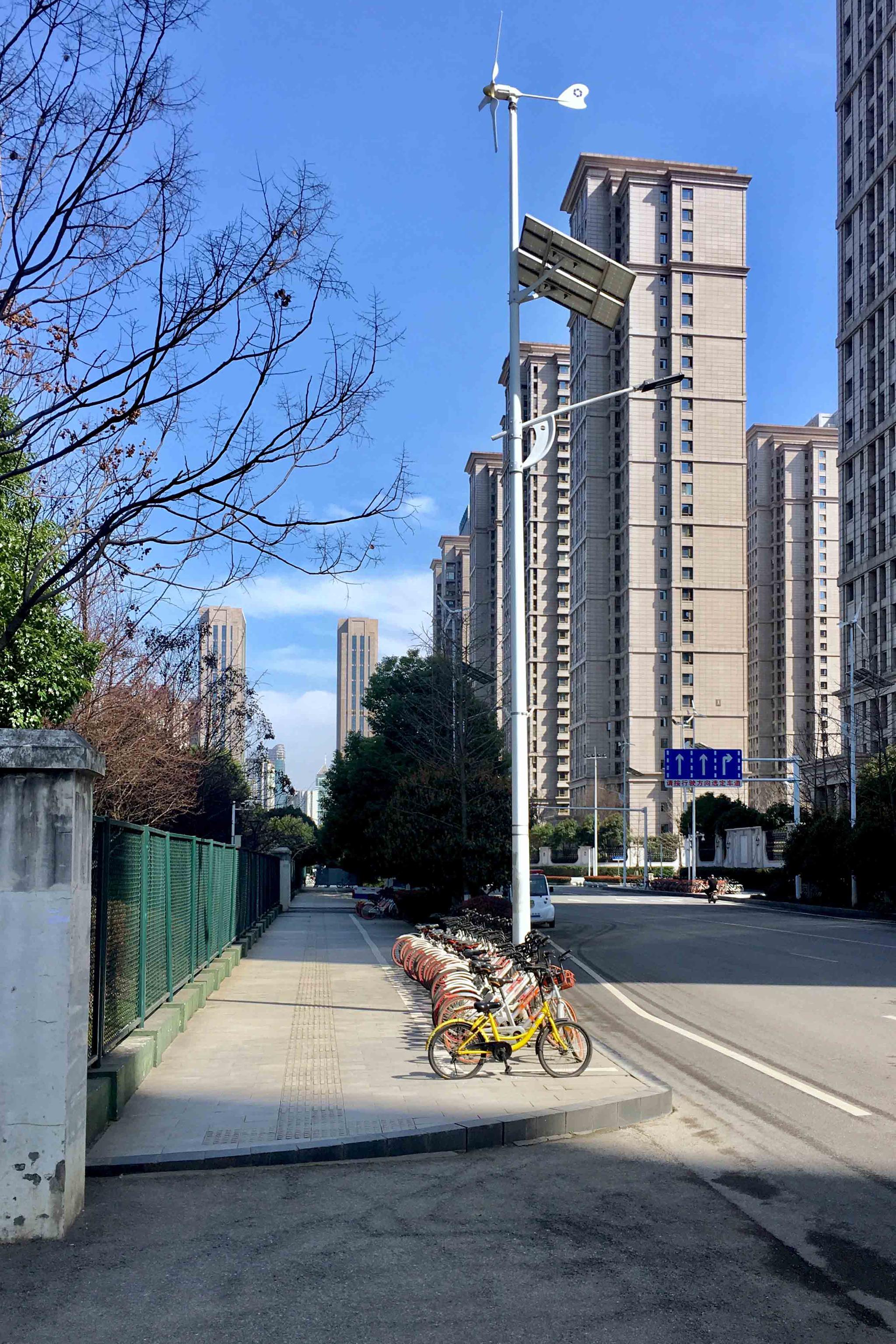 蓝天白云下的王家墩公园【湖北武汉 江汉区】