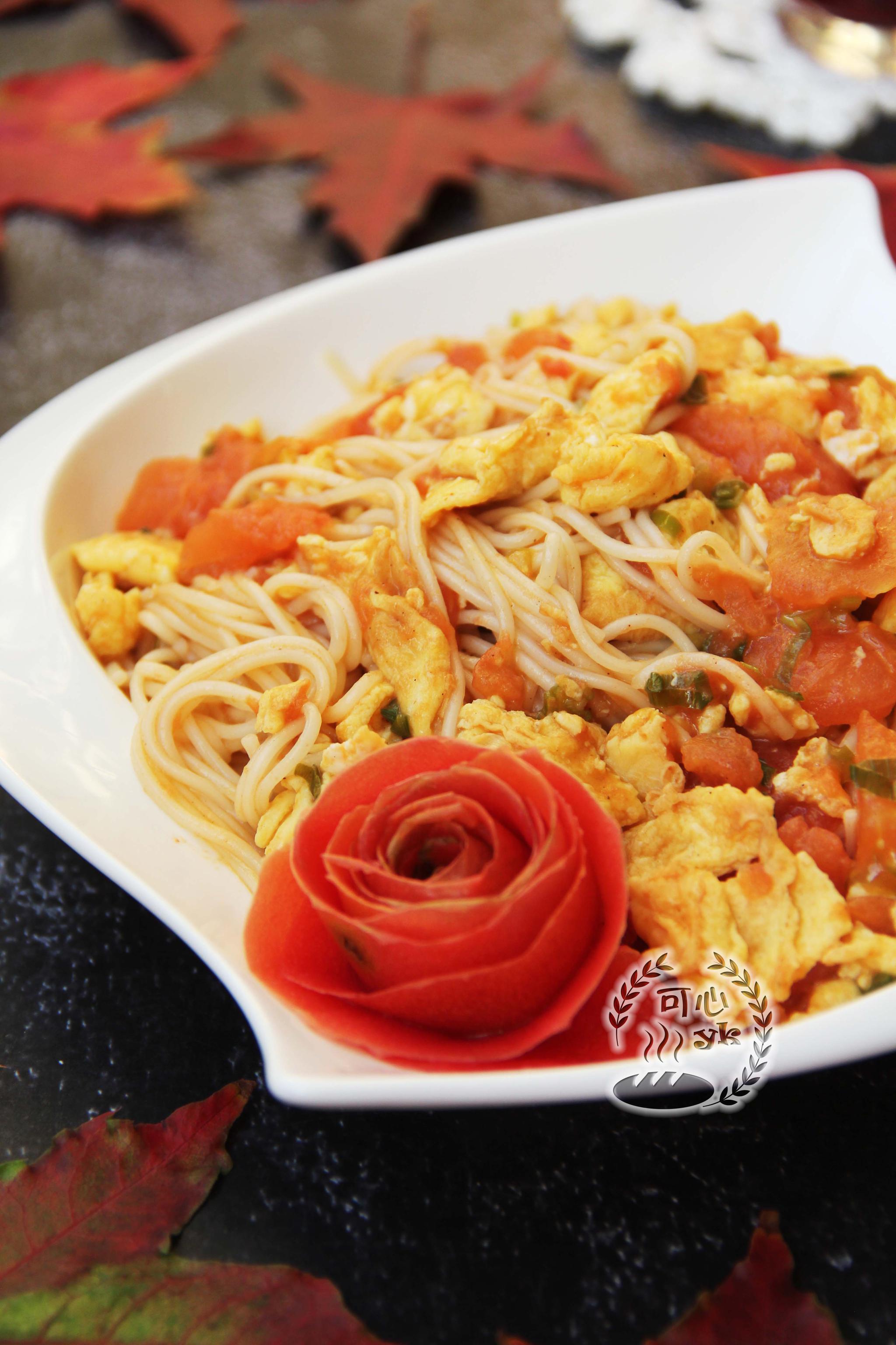 [调皮]今天的早餐:西红柿炒鸡蛋拌面条,树莓水.