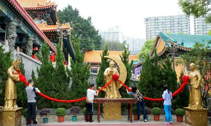 三教合一的著名庙宇-香港黄大仙祠_新浪新闻
