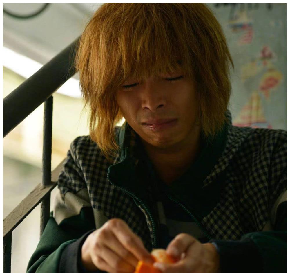 有种不敢认叫《药神》中"黄毛",剪短了头发他,帅成了小鲜肉