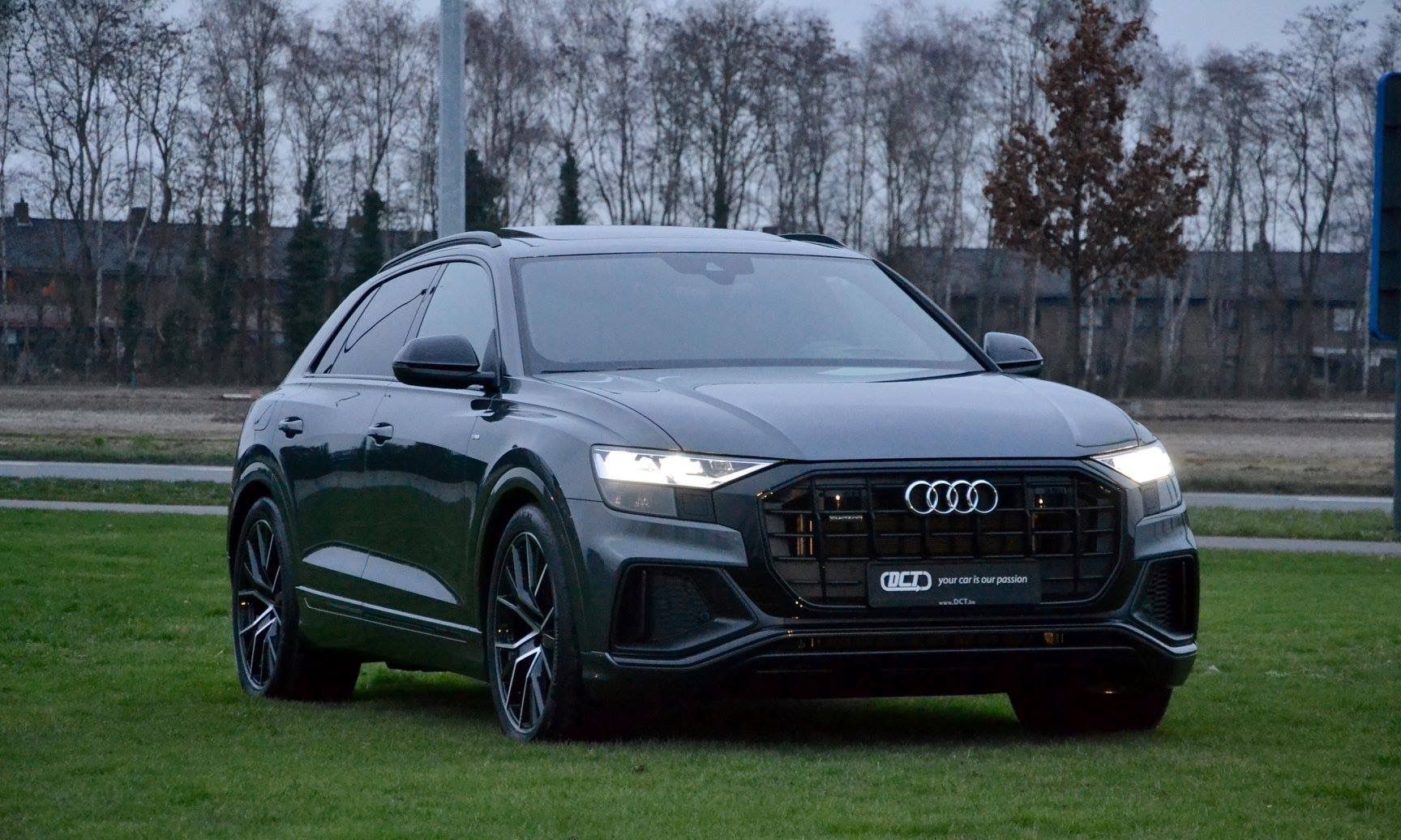 全新奥迪q8黑色的外观