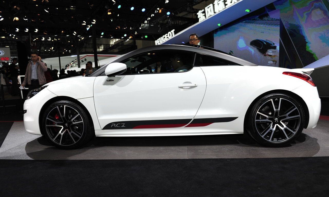 白色标致rcz-r,年轻人的最爱,你喜欢吗