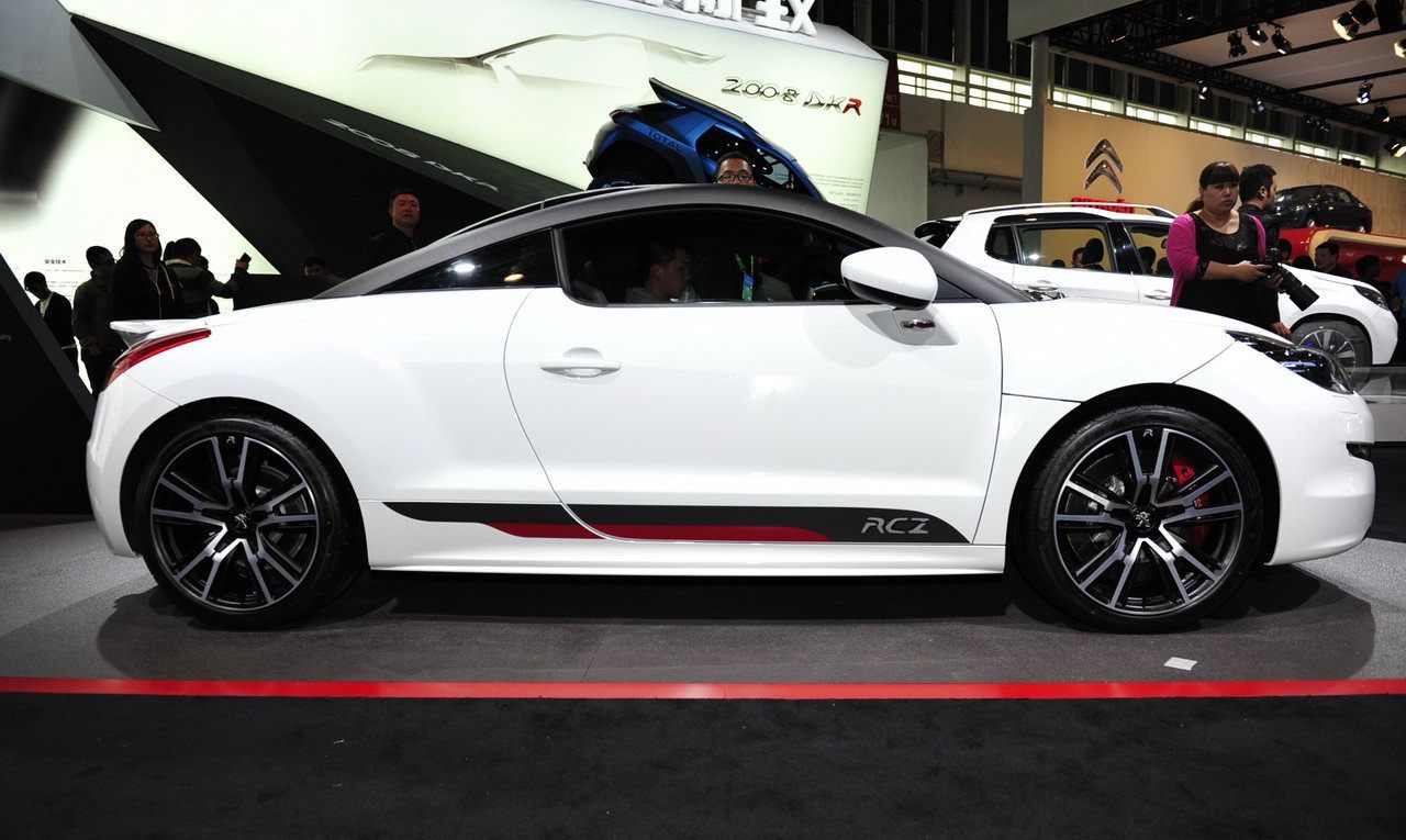 白色标致rcz-r,年轻人的最爱,你喜欢吗