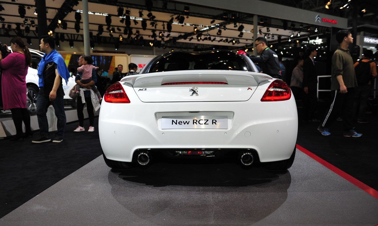 白色标致rczr年轻人的最爱你喜欢吗