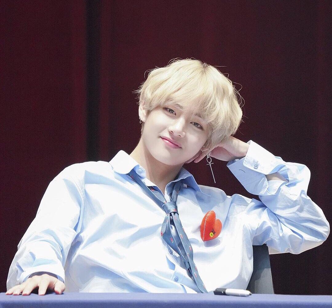 防弹少年团世界首帅金泰亨v魅力盘点第二弹优越长相独特帅气