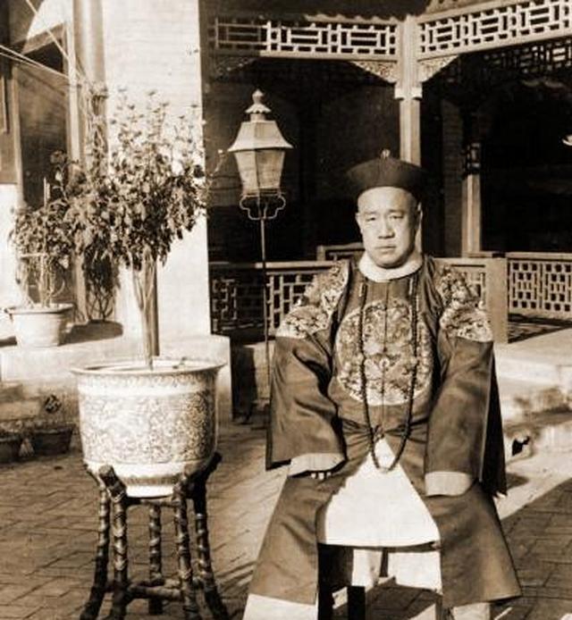 晚清皇室罕见老照片光绪无能慈禧帝威婉容优雅