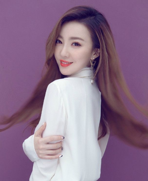 大气端庄,能言善道——余声_高清图集_新浪网