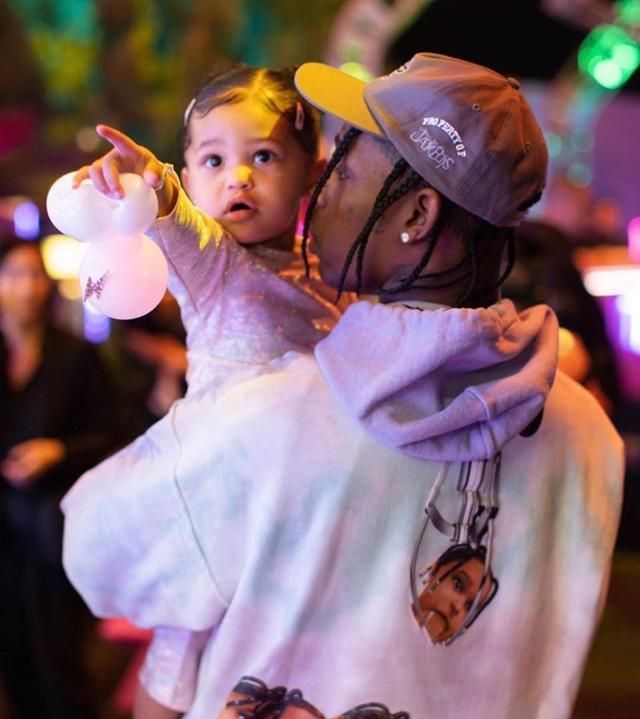 travisscott真好色你终于还是对篮球下手了