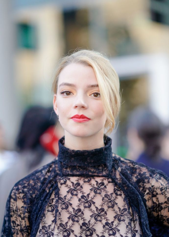 女巫Anya Taylor-Joy安雅·泰勒-乔伊现身观秀的高清美图