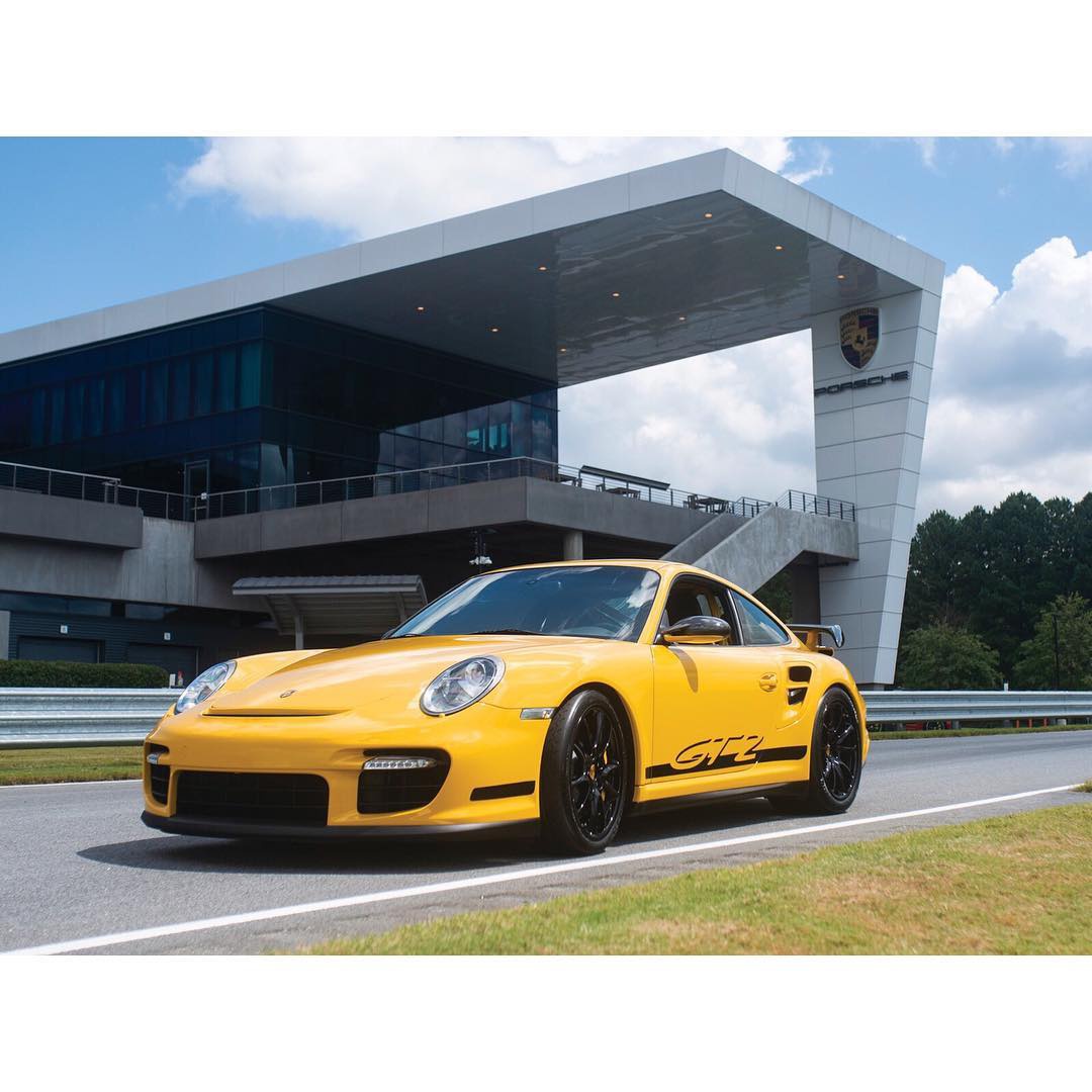 玩转复古风的2008款保时捷911 gt2!3.6升双涡轮v6引擎,530马力