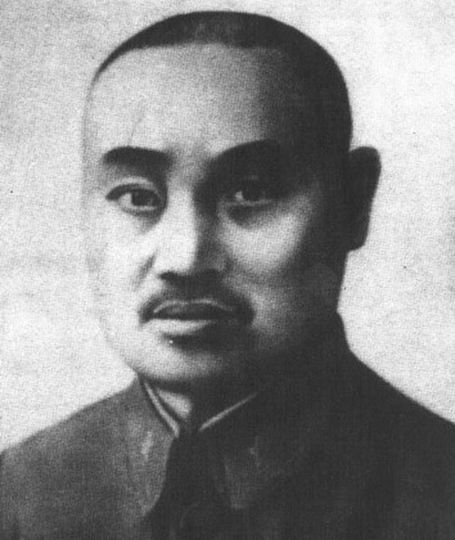 抗战中,这位师长与县长争生死,牺牲后欧洲人都为他降半旗