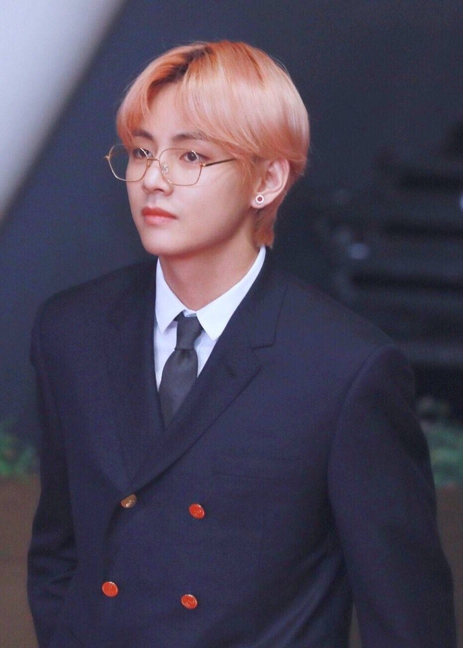 防弹少年团世界首帅金泰亨v魅力盘点第二弹优越长相独特帅气