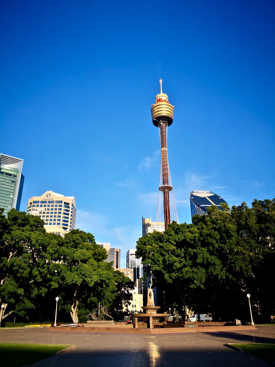 悉尼塔(sydney tower)又称悉尼眼,位于澳大利亚悉尼市中心,它与悉尼