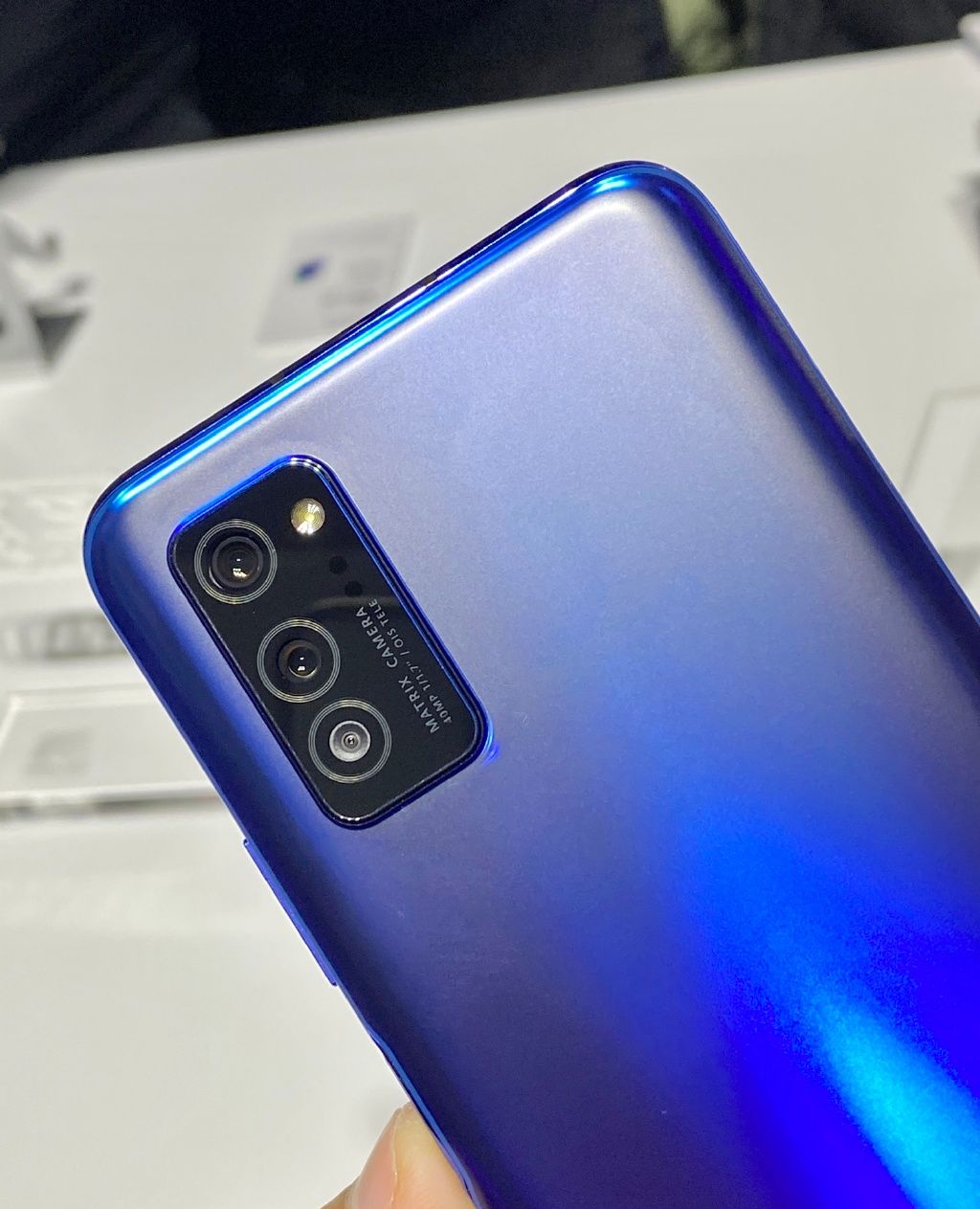 荣耀v30上手,四款神仙配色你最中意谁?