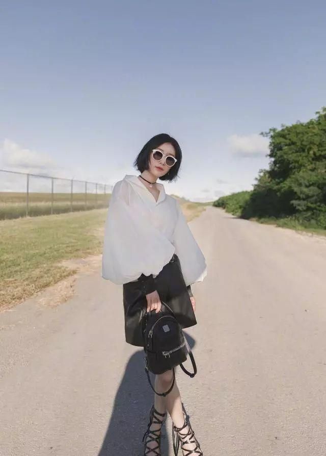 教你几种拍照姿势,秀出你的朋友圈