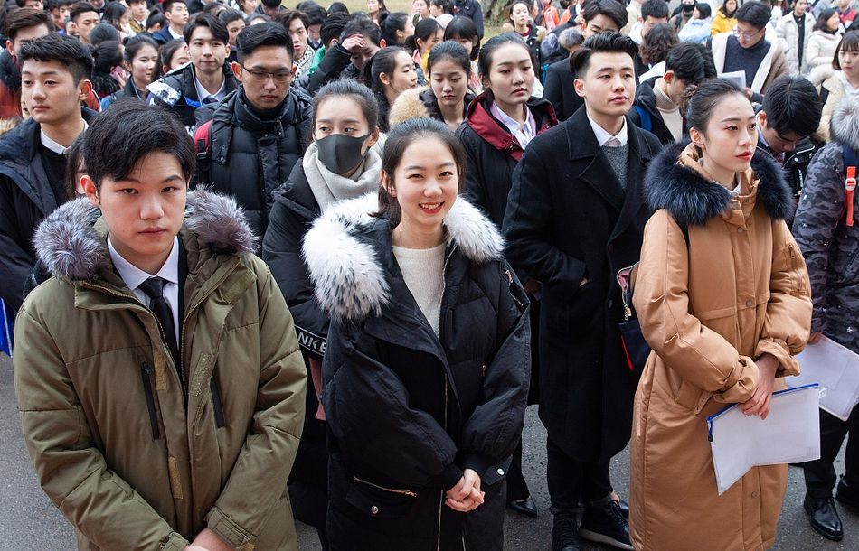 组图:南艺开考吸引万名考生 俊男靓女云集成校园风景|南京艺术学院