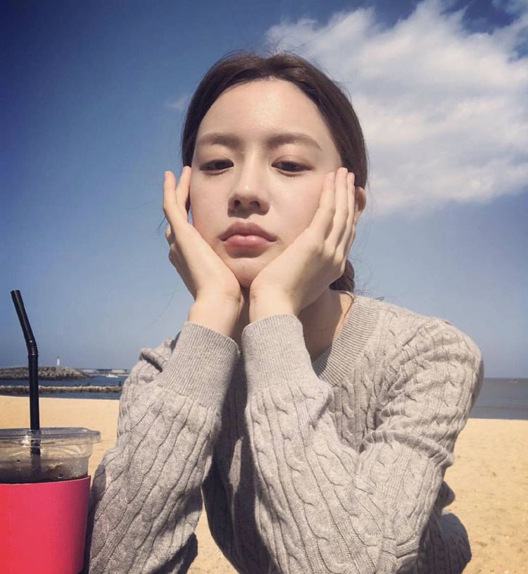 韩国麻豆高允真，看着就觉得很舒服的长相，侧颜超美的_新浪新闻