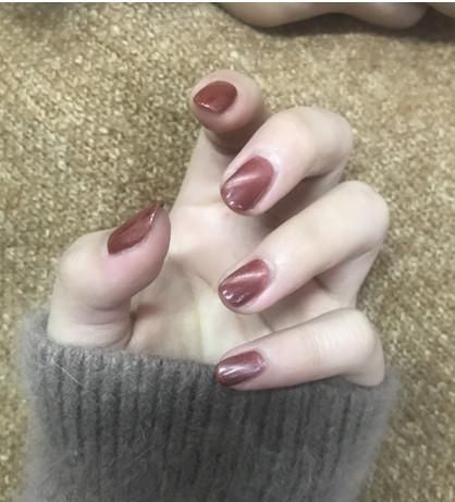 夏季豆沙色纯色猫眼美甲简单大方