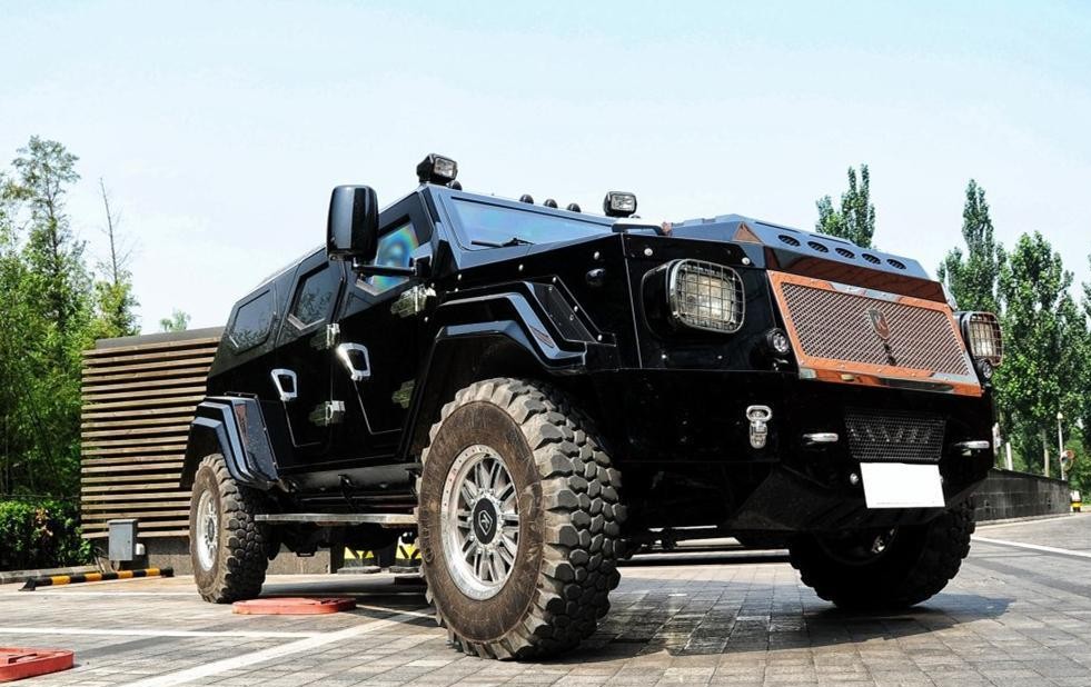 超豪华suv中的"巨无霸",车长6米,重量达6吨,国内仅有5台