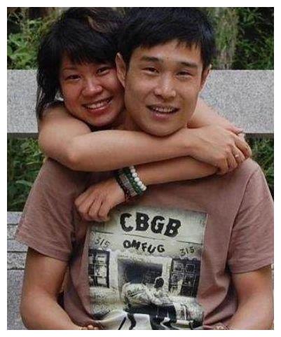 沈春阳在丈夫小沈阳知名后,作为二人转演员与丈夫也屡次同台,两人的