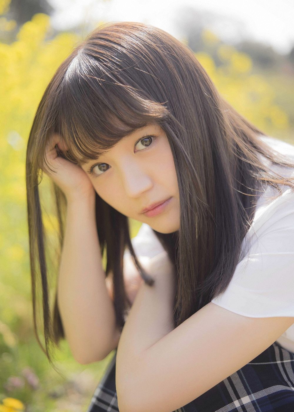 尾崎由香写真 少女和花