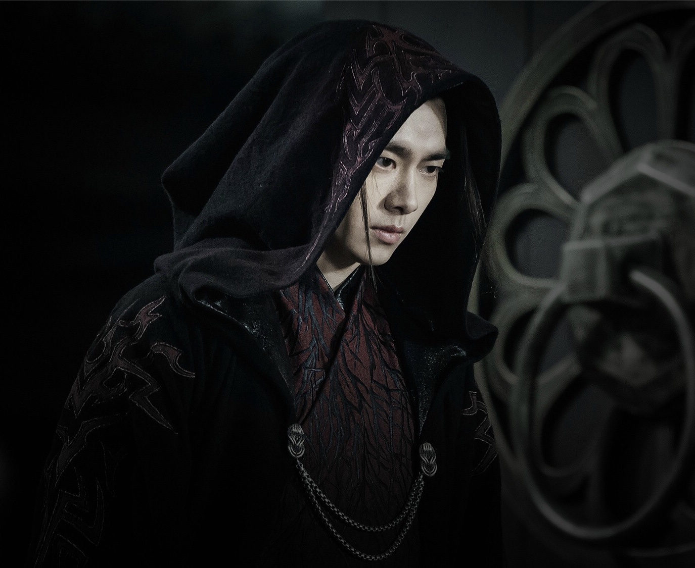 肖战和李易峰出演的两版张小凡,看造型你更喜欢谁?