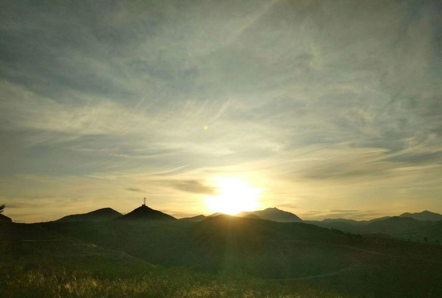 早晨你看见了天边的红光改为反问句？