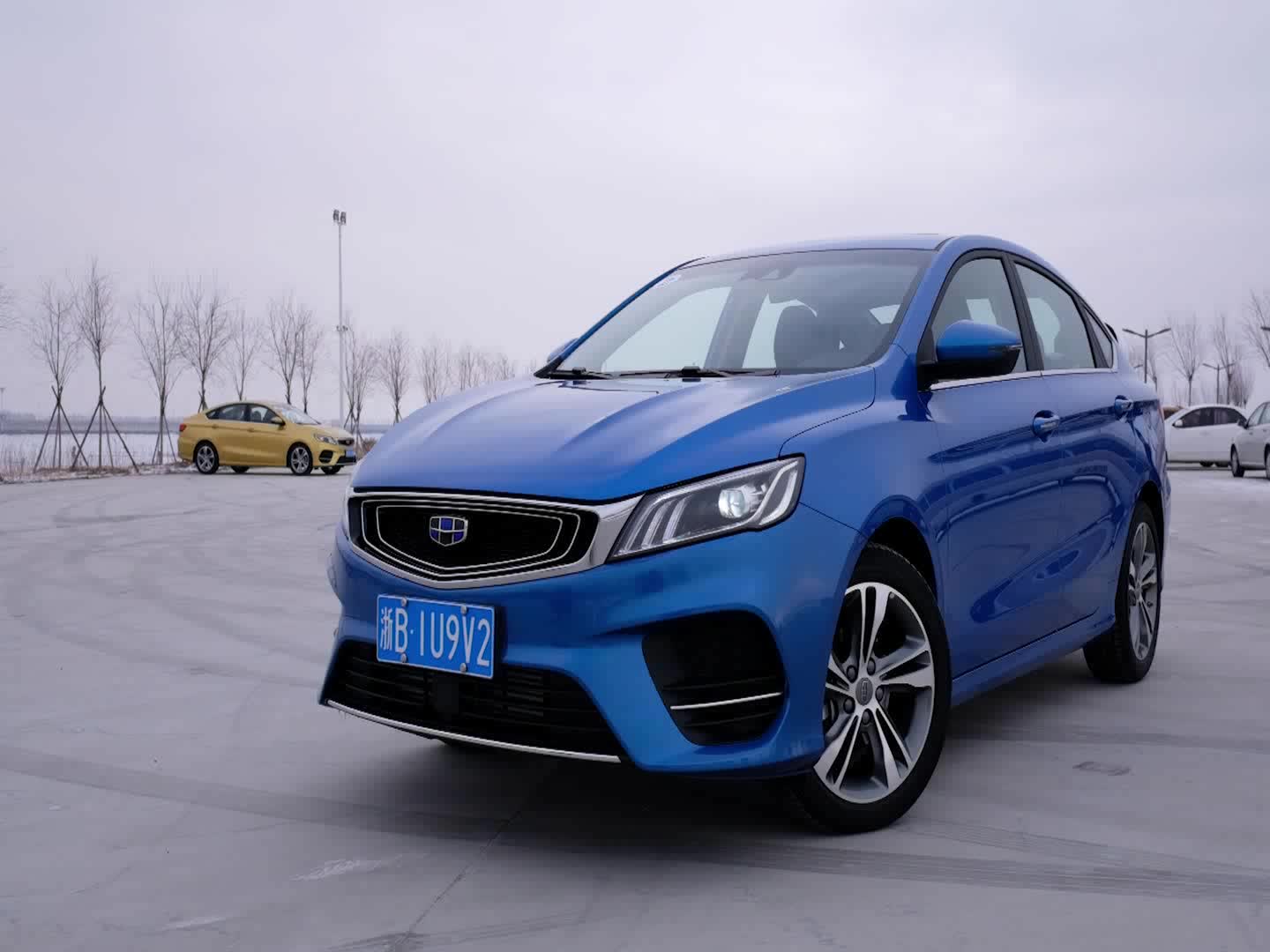 吉利缤瑞冰雪试驾讲解,小车和冰雪很配