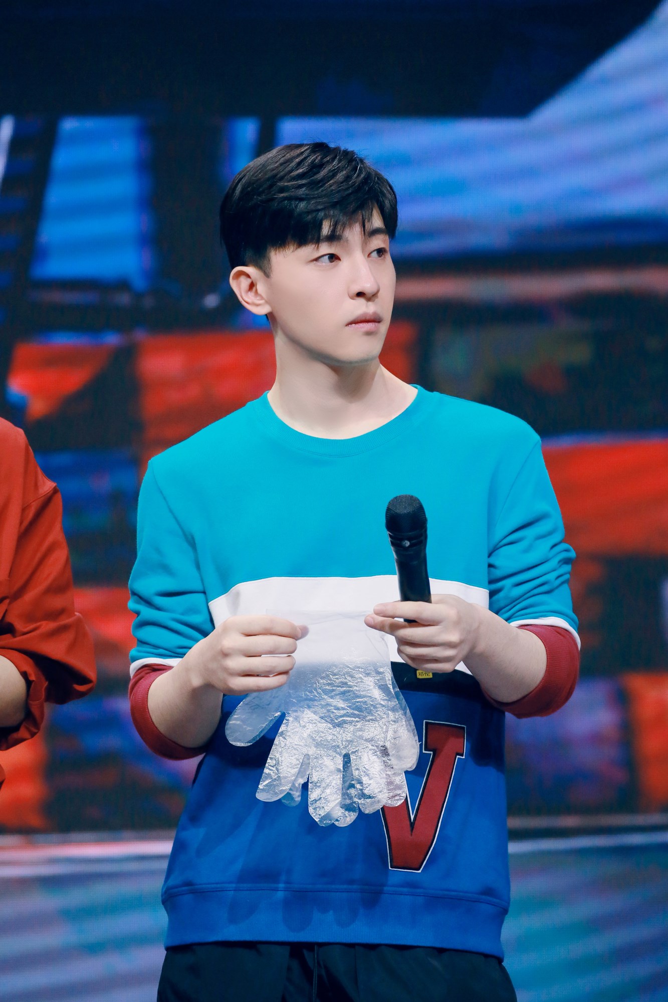 邓伦过去两段恋情被扒,粉丝:他都尴尬得不敢上线了