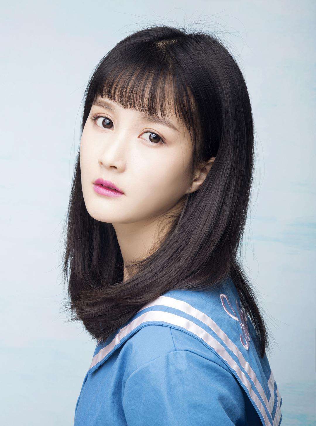 《闪光少女》李诺饰演樱仔 每一张手机桌面青春灵动分享哪一张呢