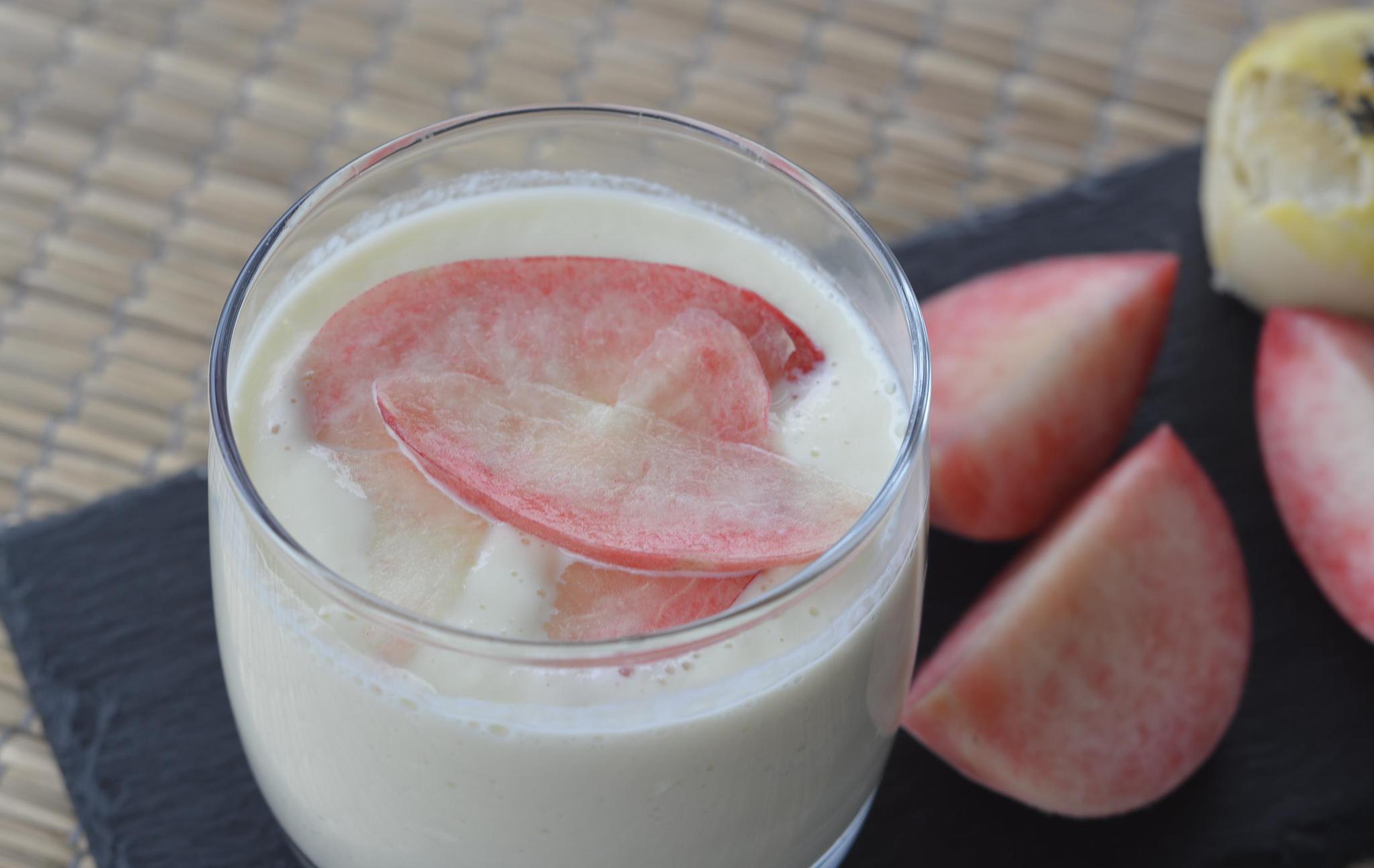 尤长婧的拿手饮料榴莲奶昔,我学着做了下,冰凉可口,适合夏天喝