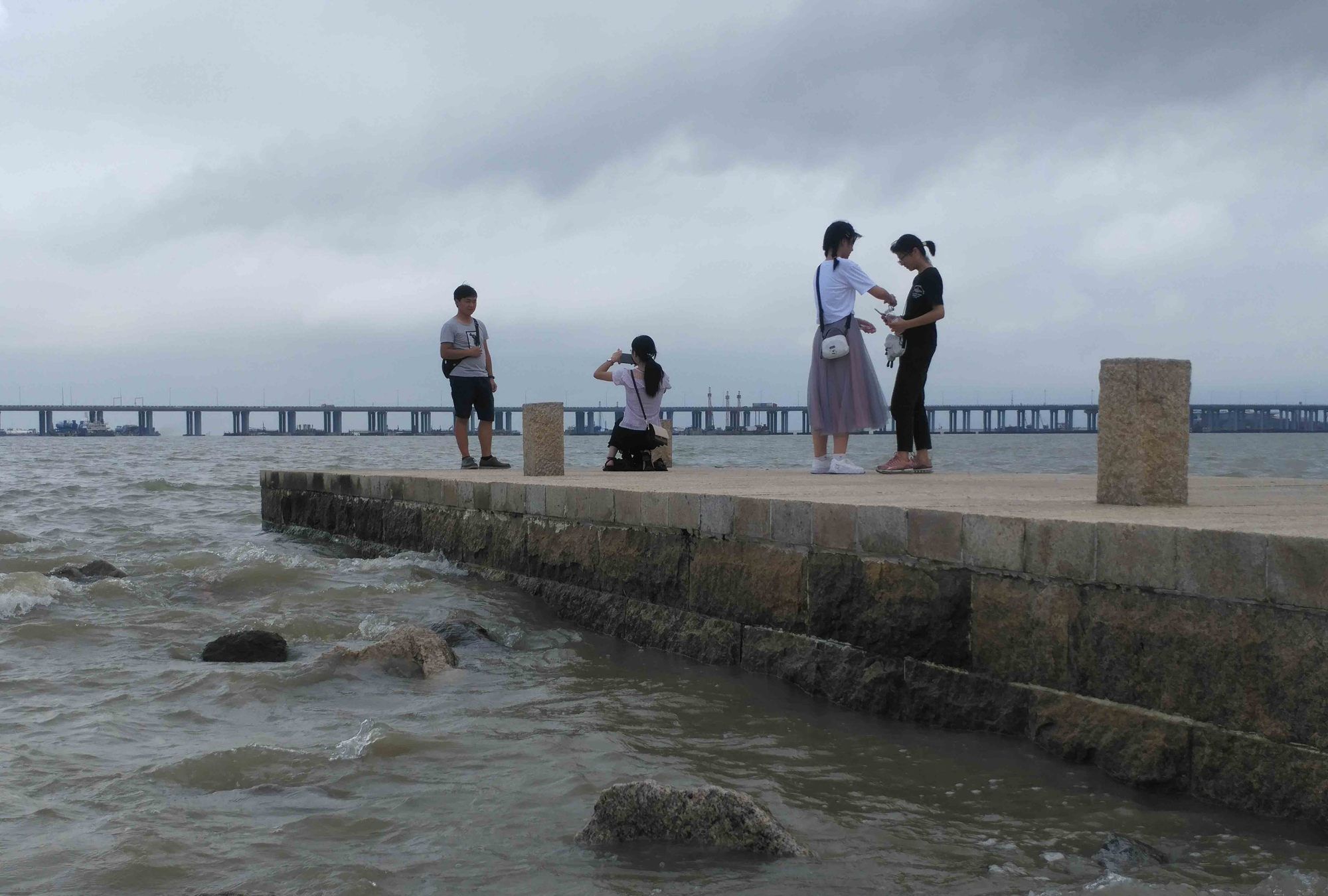 固戍码头,人山人海,赏海景好去处