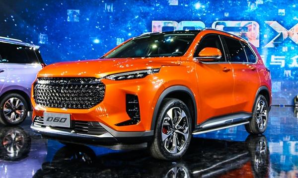 全新定制化suv上汽大通d60亮相实拍