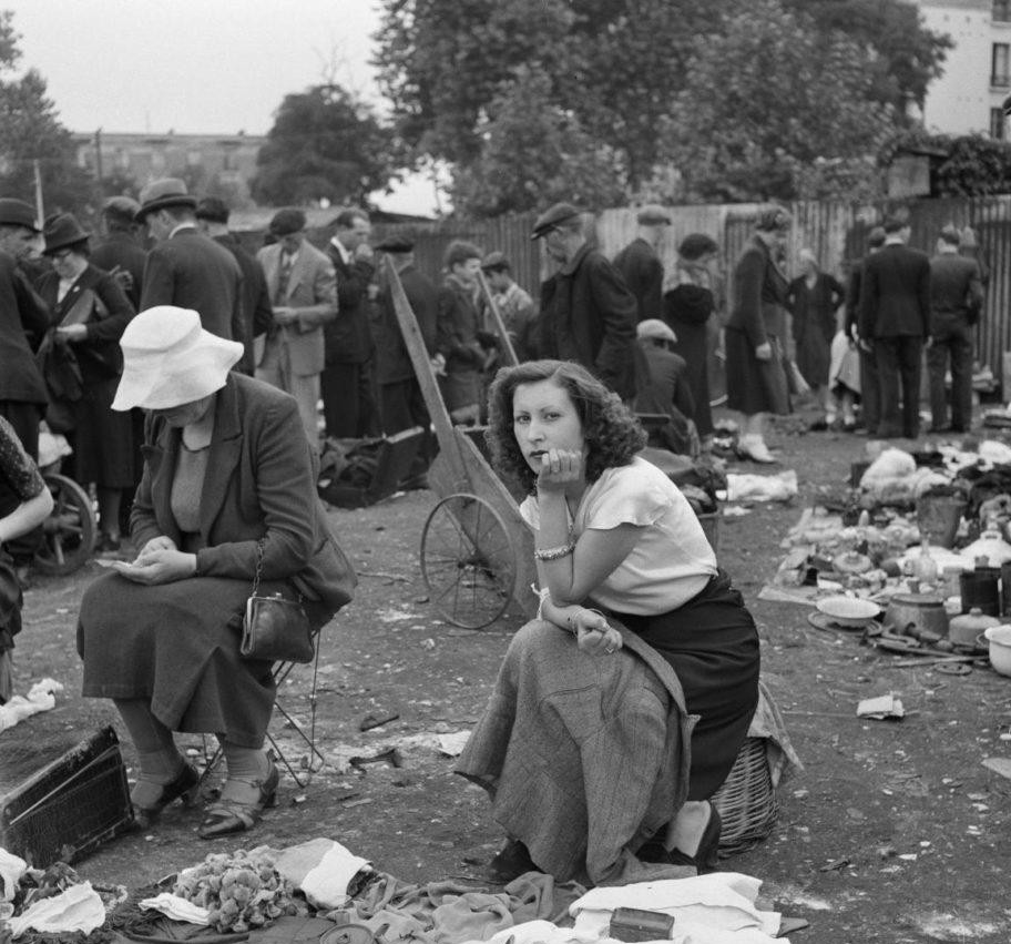 从此,巴黎沦陷于德军铁蹄之下长达四年之久.